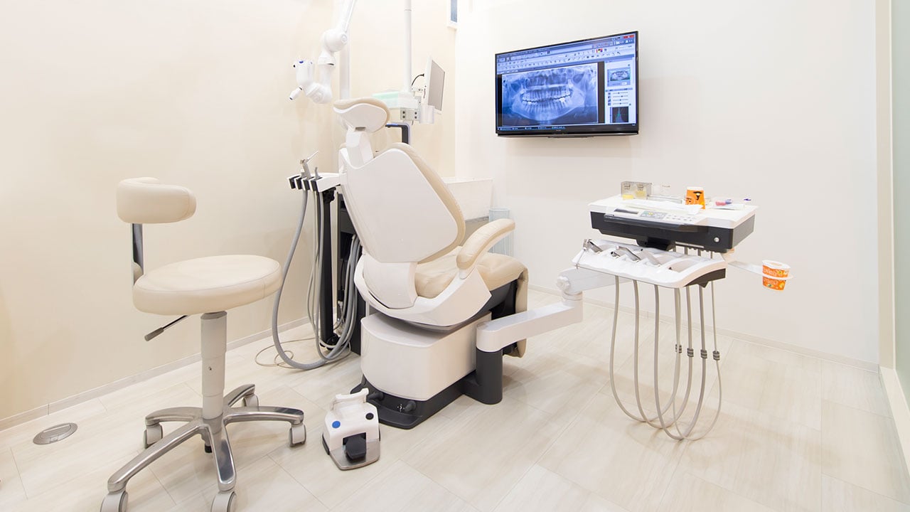 駐車場完備・個室完備｜港区麻布・麻布十番の歯医者・歯科：愛育クリニック麻布歯科ユニット